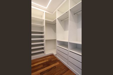 Apartamento para alugar com 252m², 3 quartos e 4 vagasCloset Suíte 3