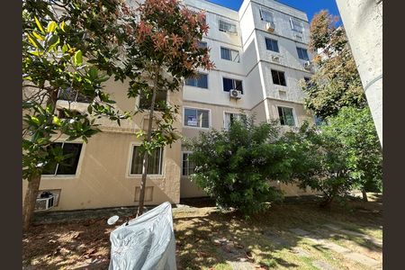 Apartamento para alugar com 55m², 2 quartos e 1 vagaFachada + placa