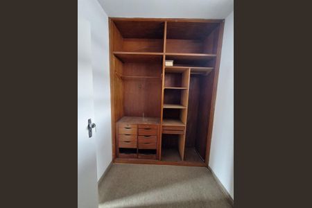 Casa à venda com 389m², 5 quartos e 3 vagas Casa à venda com 389m², 5 quartos e 3 vagasFoto 01