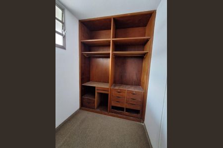 Casa à venda com 389m², 5 quartos e 3 vagas Casa à venda com 389m², 5 quartos e 3 vagasFoto 01