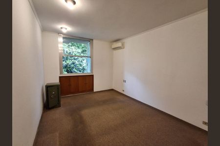 Casa à venda com 389m², 5 quartos e 3 vagas Casa à venda com 389m², 5 quartos e 3 vagasFoto 01
