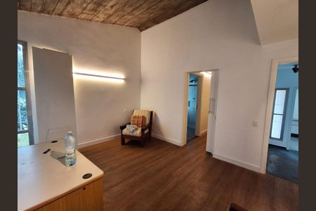 Casa à venda com 389m², 5 quartos e 3 vagas Casa à venda com 389m², 5 quartos e 3 vagasFoto 01