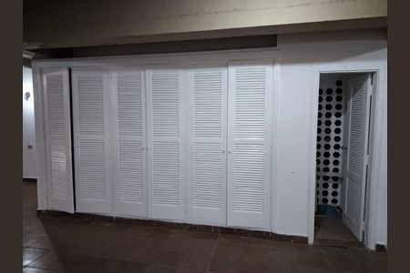 Casa à venda com 389m², 5 quartos e 3 vagas Casa à venda com 389m², 5 quartos e 3 vagasFoto 01