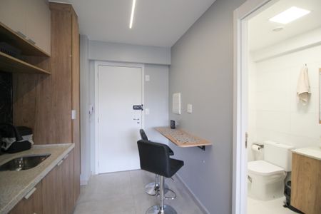 Cozinha de kitnet/studio para alugar com 1 quarto, 28m² em Indianópolis, São Paulo