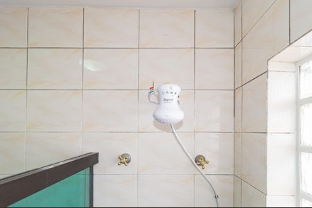 Casa para alugar com 60m², 1 quarto e 2 vagasDetalhe - Banheiro