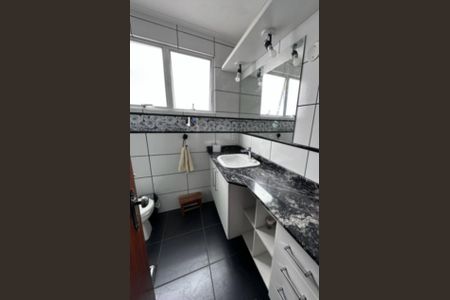 Banheiro de apartamento para alugar com 2 quartos, 60m² em Sarandi, Porto Alegre