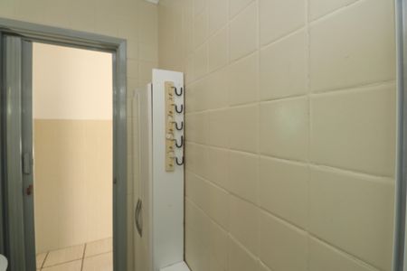 Banheiro  de casa para alugar com 1 quarto, 40m² em Vila Irmaos Arnoni, São Paulo