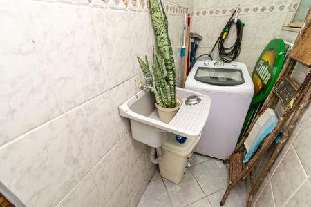 Apartamento para alugar com 58m², 2 quartos e 1 vagaÁrea de Serviço