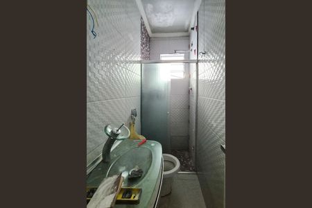 Banheiro Social de casa para alugar com 1 quarto, 45m² em Jardim Maria Cecilia, São Bernardo do Campo