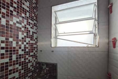 Banheiro Social de casa para alugar com 1 quarto, 45m² em Jardim Maria Cecilia, São Bernardo do Campo