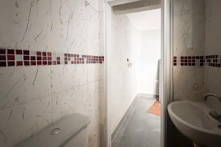 Banheiro Social de kitnet/studio para alugar com 1 quarto, 45m² em Jardim Maria Cecilia, São Bernardo do Campo