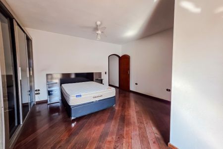 Casa à venda com 250m², 3 quartos e 3 vagasSuíte 