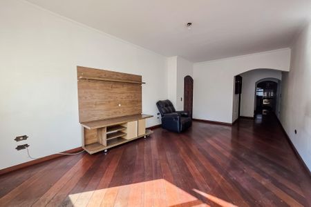 Casa à venda com 250m², 3 quartos e 3 vagasSala