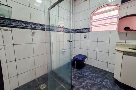 Casa à venda com 250m², 3 quartos e 3 vagasBanheiro