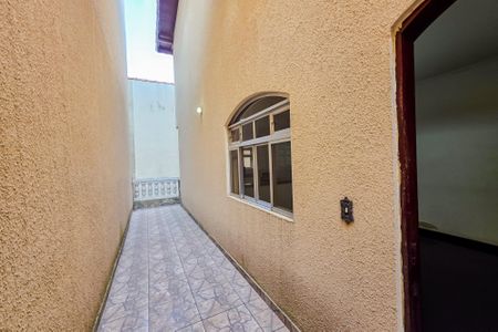 Casa à venda com 250m², 3 quartos e 3 vagasCorredor