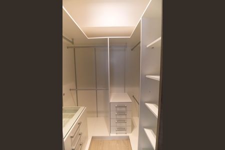 Apartamento para alugar com 140m², 3 quartos e 1 vagaCloset da suíte
