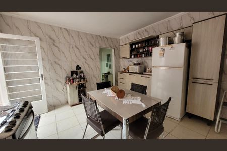 Casa para alugar com 195m², 2 quartos e 2 vagasCozinha