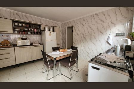 Casa para alugar com 195m², 2 quartos e 2 vagasCozinha