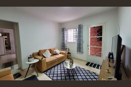 Sala de casa para alugar com 2 quartos, 195m² em Vila Virginia, Itaquaquecetuba