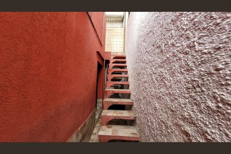 Casa para alugar com 195m², 2 quartos e 2 vagasEscadas acesso