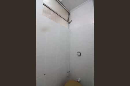 Banheiro Social de casa para alugar com 1 quarto, 70m² em Vila Euro, São Bernardo do Campo