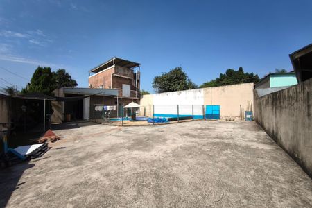 Casa à venda com 364m², 2 quartos e 2 vagasQuintal