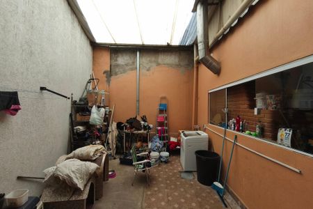 Casa à venda com 364m², 2 quartos e 2 vagasQuintal - Garagem