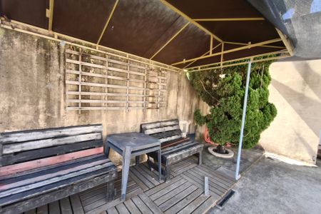 Casa à venda com 364m², 2 quartos e 2 vagasQuintal