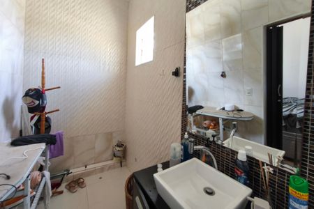 Casa à venda com 364m², 2 quartos e 2 vagasBanheiro Suíte 2