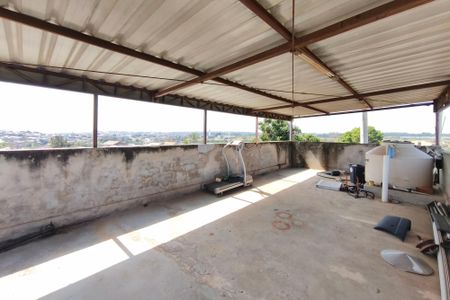 Casa à venda com 364m², 2 quartos e 2 vagasVaranda