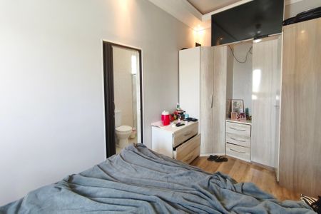 Casa à venda com 364m², 2 quartos e 2 vagasQuarto Suíte 2