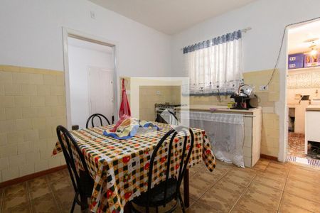 Casa à venda com 178m², 4 quartos e 2 vagas Casa à venda com 178m², 4 quartos e 2 vagasCozinha