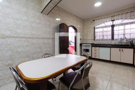 Casa à venda com 178m², 4 quartos e 2 vagas Casa à venda com 178m², 4 quartos e 2 vagasCozinha