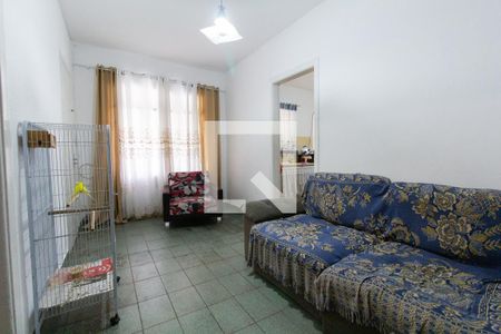 Casa à venda com 178m², 4 quartos e 2 vagas Casa à venda com 178m², 4 quartos e 2 vagasSala