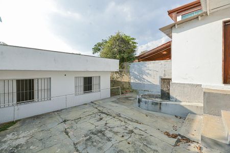 Quintal de casa à venda com 3 quartos, 158m² em Jardim Santa Helena, São Paulo