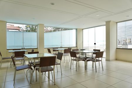 Apartamento para alugar com 240m², 3 quartos e 3 vagas Apartamento para alugar com 240m², 3 quartos e 3 vagasÁrea comum - Salão de festas