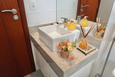Apartamento para alugar com 240m², 3 quartos e 3 vagas Apartamento para alugar com 240m², 3 quartos e 3 vagasBanheiro Social 2