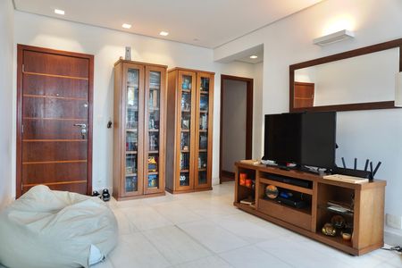 Apartamento para alugar com 240m², 3 quartos e 3 vagas Apartamento para alugar com 240m², 3 quartos e 3 vagasSala 1