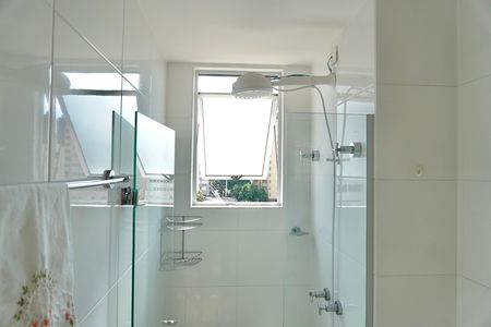 Apartamento para alugar com 240m², 3 quartos e 3 vagas Apartamento para alugar com 240m², 3 quartos e 3 vagasBanheiro compartilhado com quarto 1 e 2