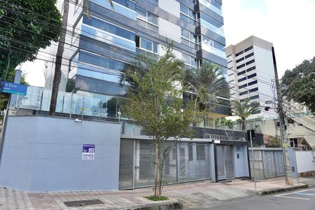 Apartamento para alugar com 240m², 3 quartos e 3 vagas Apartamento para alugar com 240m², 3 quartos e 3 vagasInstalação de placa 5A - foto 3