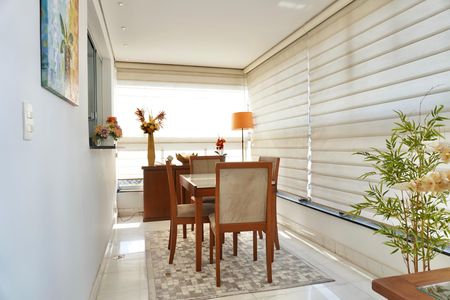 Apartamento para alugar com 240m², 3 quartos e 3 vagas Apartamento para alugar com 240m², 3 quartos e 3 vagasCopa