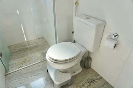 Apartamento para alugar com 240m², 3 quartos e 3 vagas Apartamento para alugar com 240m², 3 quartos e 3 vagasBanheiro compartilhado com quarto 1 e 2