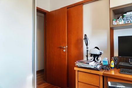 Apartamento para alugar com 240m², 3 quartos e 3 vagas Apartamento para alugar com 240m², 3 quartos e 3 vagasQuarto 2