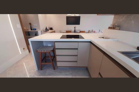 Apartamento à venda com 140m², 3 quartos e 2 vagas Apartamento à venda com 140m², 3 quartos e 2 vagasCozinha