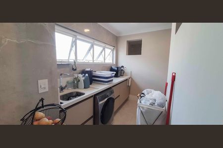 Apartamento à venda com 140m², 3 quartos e 2 vagas Apartamento à venda com 140m², 3 quartos e 2 vagasÁrea de Serviço