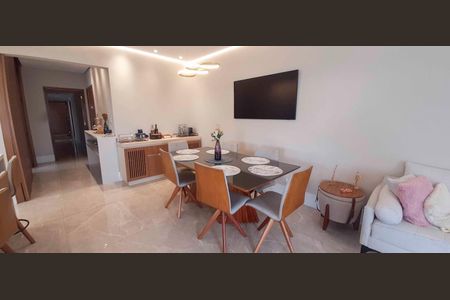 Apartamento à venda com 140m², 3 quartos e 2 vagas Apartamento à venda com 140m², 3 quartos e 2 vagasSala de Jantar