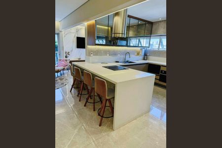 Apartamento à venda com 140m², 3 quartos e 2 vagas Apartamento à venda com 140m², 3 quartos e 2 vagasCozinha