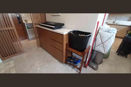 Apartamento à venda com 140m², 3 quartos e 2 vagas Apartamento à venda com 140m², 3 quartos e 2 vagasÁrea de Serviço