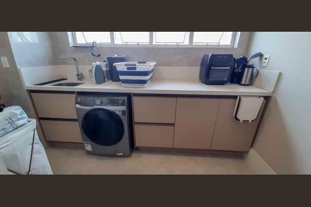 Apartamento à venda com 140m², 3 quartos e 2 vagas Apartamento à venda com 140m², 3 quartos e 2 vagasÁrea de Serviço