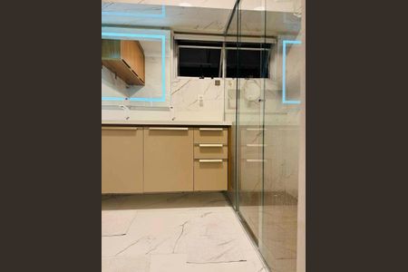 Apartamento à venda com 140m², 3 quartos e 2 vagas Apartamento à venda com 140m², 3 quartos e 2 vagasBanheiro da Suíte 1